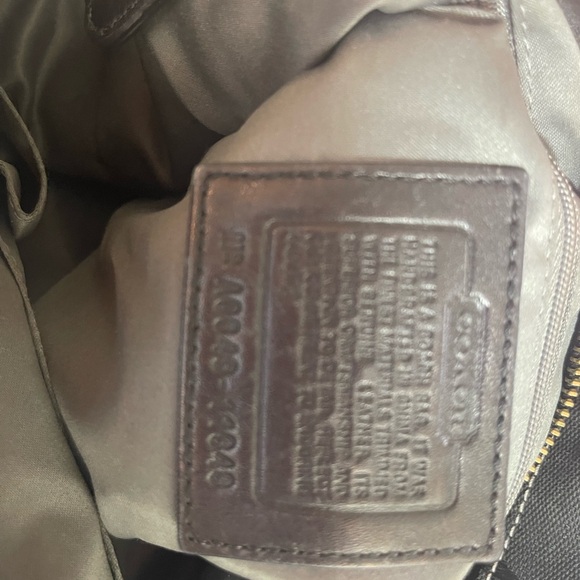 MAKE ME AN OFFER ::: COACH bag - 9” high with dust bag included - Picture 12 of 13